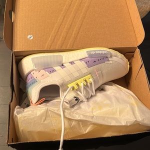 Adidas Nmd r1 4.5 youth Womens 6.5-7